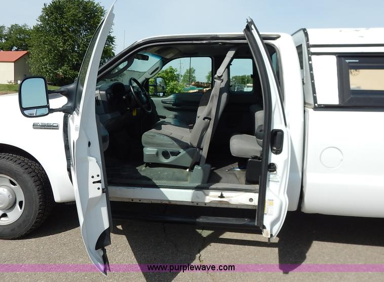 image for item K7438 2006 Ford F350 Super Duty XL SuperCab pickup truck