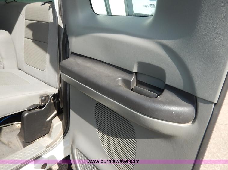 image for item K7438 2006 Ford F350 Super Duty XL SuperCab pickup truck