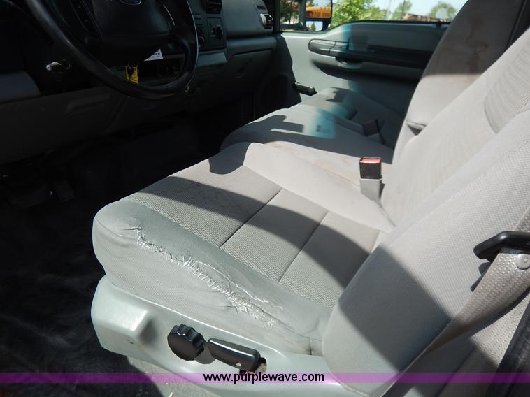 image for item K7438 2006 Ford F350 Super Duty XL SuperCab pickup truck