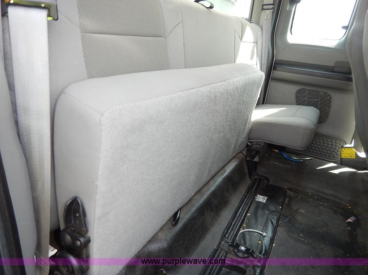 image for item K7438 2006 Ford F350 Super Duty XL SuperCab pickup truck