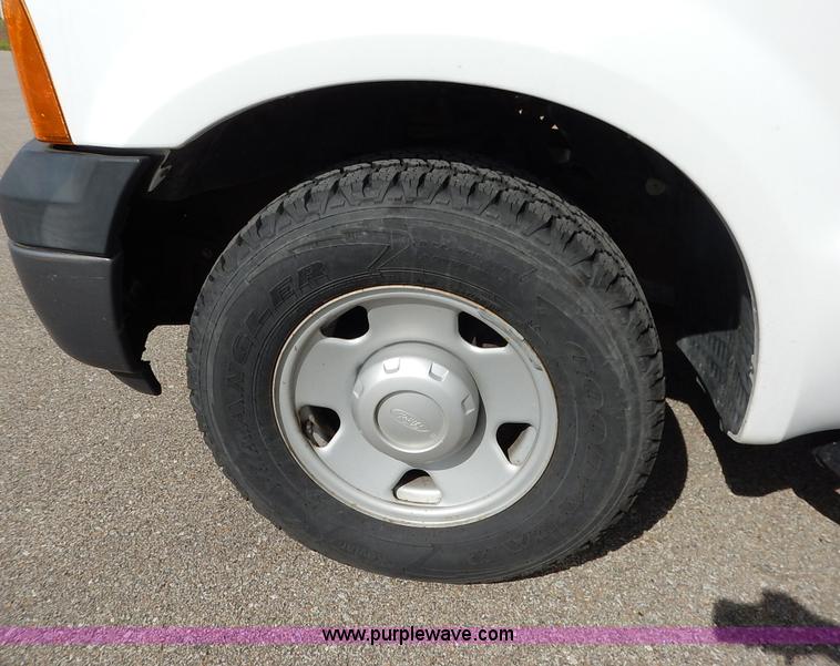 image for item K7438 2006 Ford F350 Super Duty XL SuperCab pickup truck