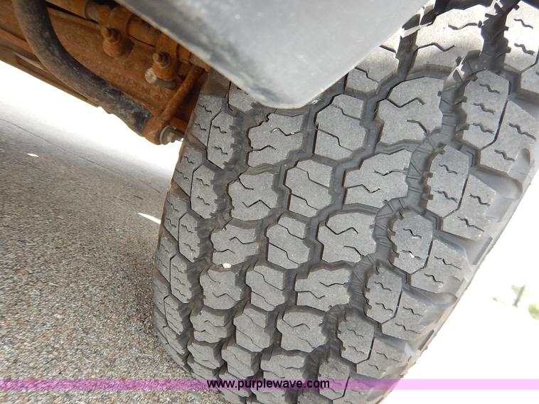 image for item K7438 2006 Ford F350 Super Duty XL SuperCab pickup truck