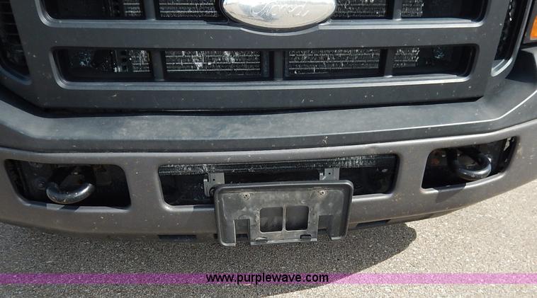 image for item K7438 2006 Ford F350 Super Duty XL SuperCab pickup truck