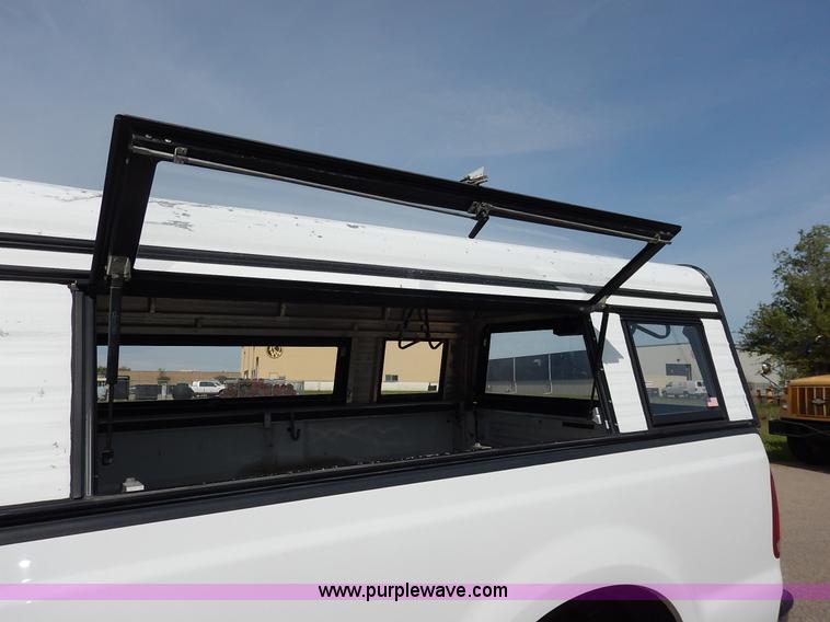 image for item K7438 2006 Ford F350 Super Duty XL SuperCab pickup truck