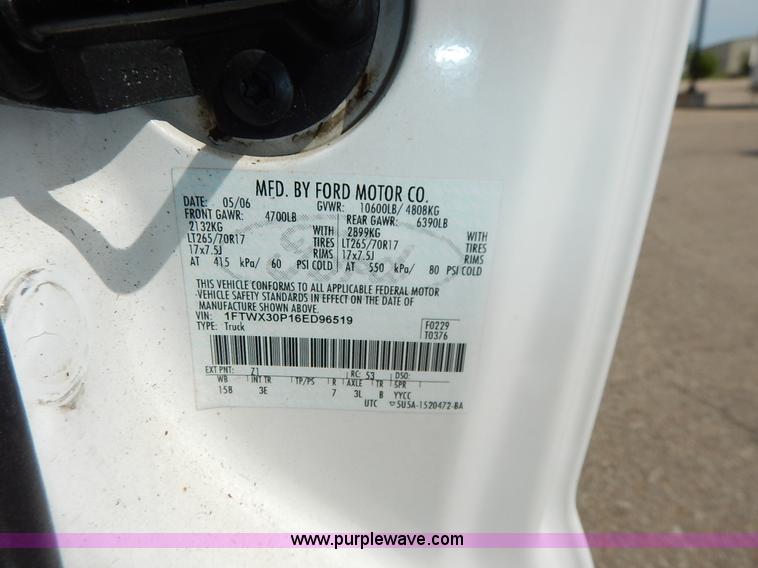 image for item K7438 2006 Ford F350 Super Duty XL SuperCab pickup truck