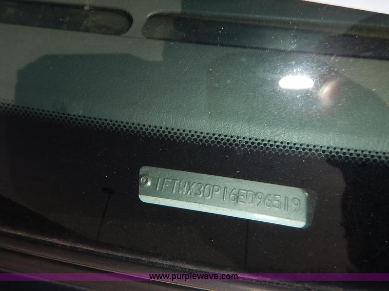 image for item K7438 2006 Ford F350 Super Duty XL SuperCab pickup truck