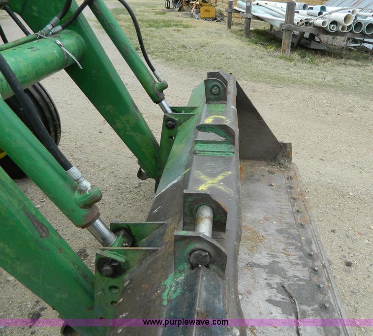 image for item K8039 1982 John Deere 2440 tractor