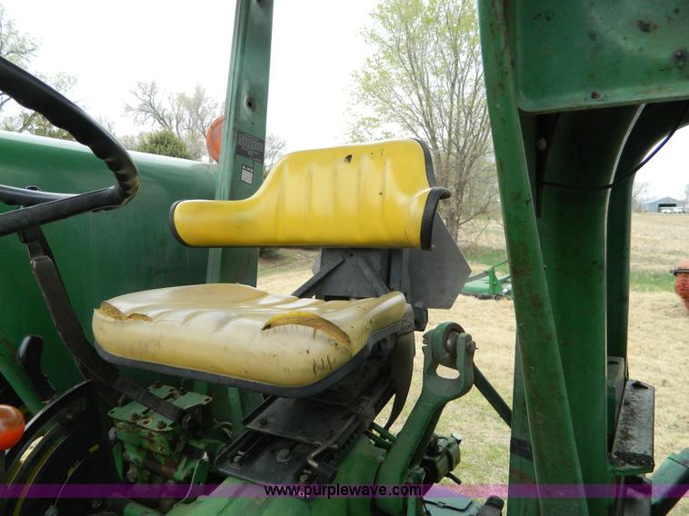 image for item K8039 1982 John Deere 2440 tractor