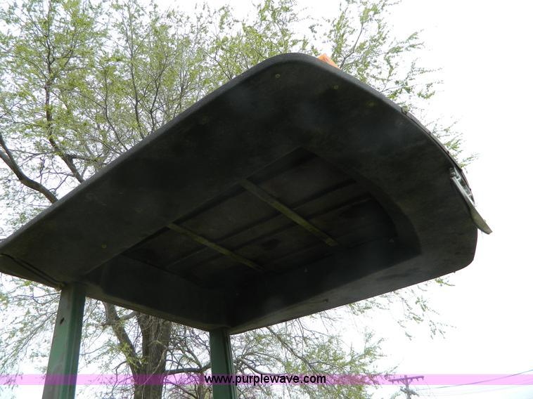 image for item K8039 1982 John Deere 2440 tractor