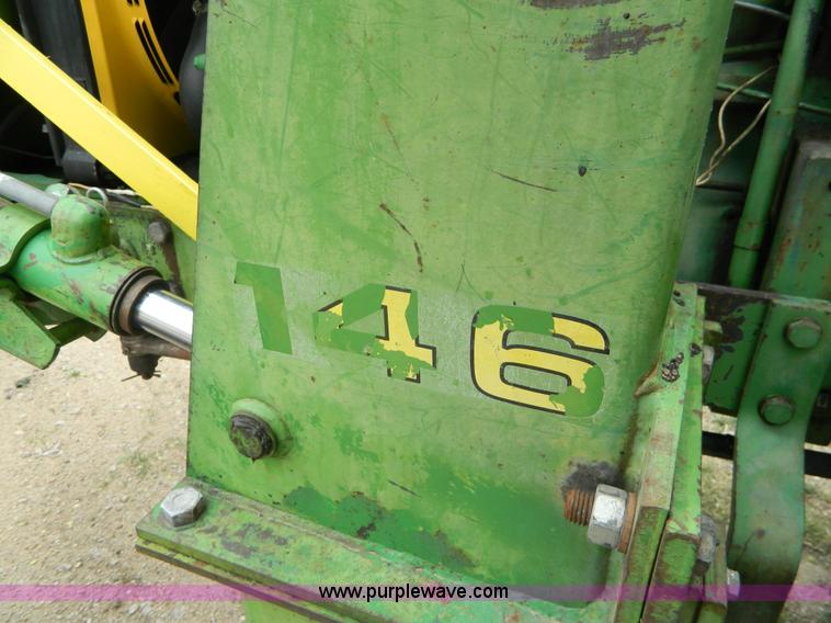 image for item K8039 1982 John Deere 2440 tractor