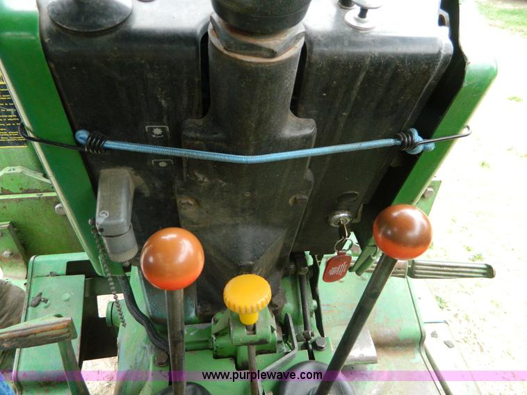 image for item K8039 1982 John Deere 2440 tractor