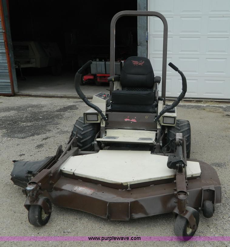 image for item K8040 2005 Grasshopper 729 lawn mower