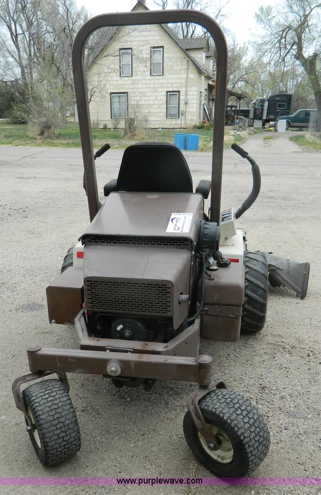 image for item K8040 2005 Grasshopper 729 lawn mower