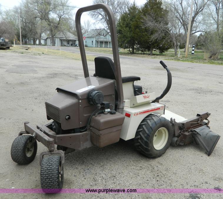 image for item K8040 2005 Grasshopper 729 lawn mower