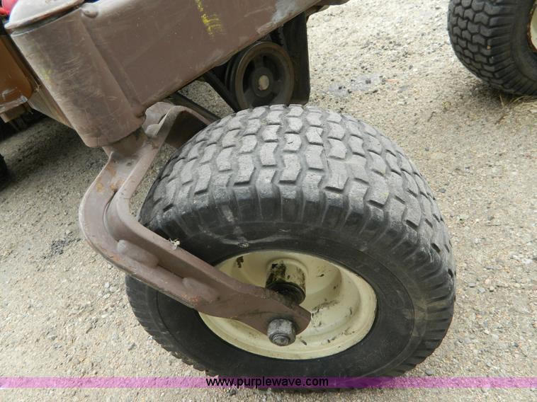 image for item K8040 2005 Grasshopper 729 lawn mower