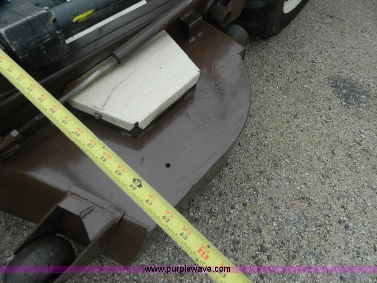 image for item K8040 2005 Grasshopper 729 lawn mower