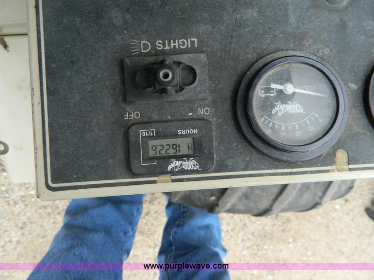 image for item K8040 2005 Grasshopper 729 lawn mower