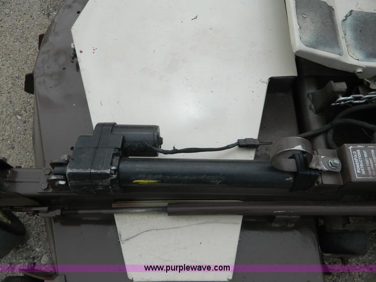 image for item K8040 2005 Grasshopper 729 lawn mower