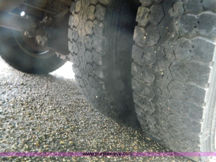 image for item K8069 1997 International 3800 school bus