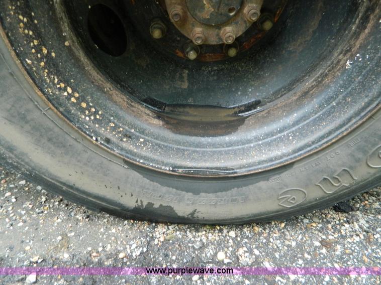 image for item K8069 1997 International 3800 school bus