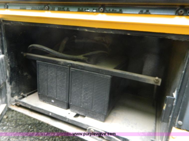 image for item K8069 1997 International 3800 school bus