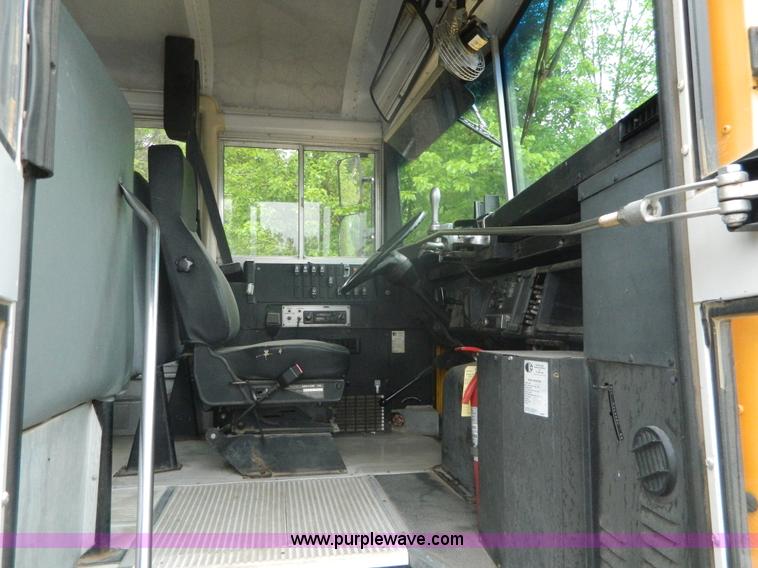 image for item K8069 1997 International 3800 school bus