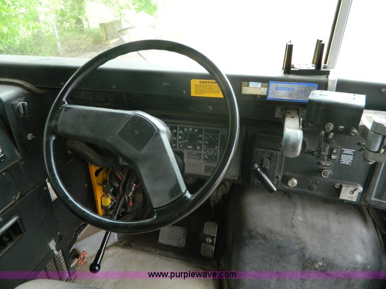 image for item K8069 1997 International 3800 school bus