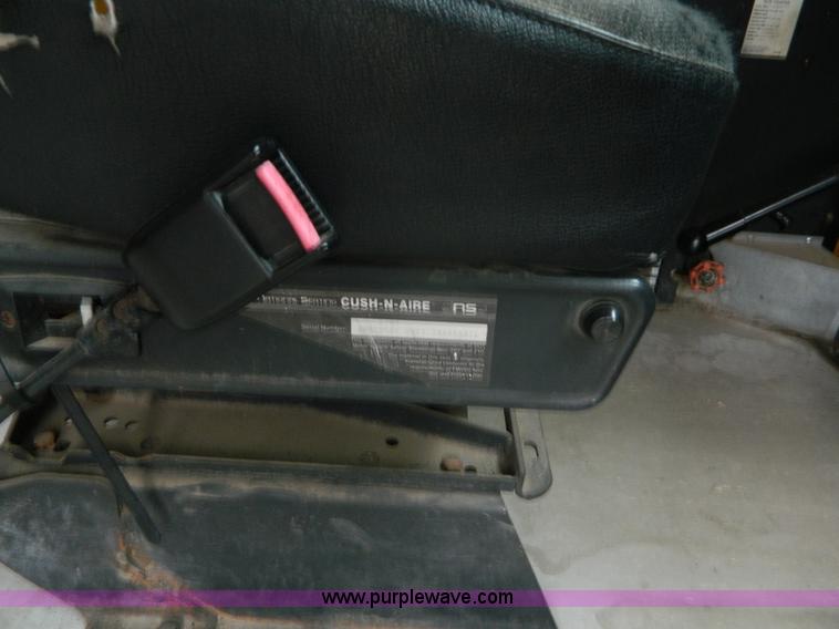 image for item K8069 1997 International 3800 school bus