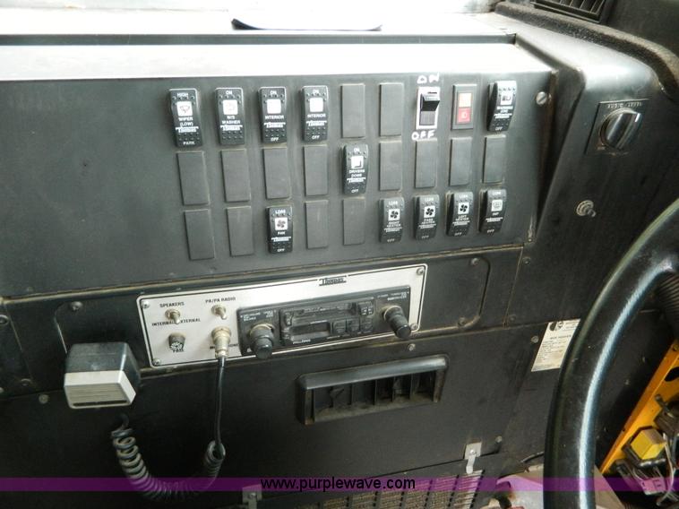 image for item K8069 1997 International 3800 school bus