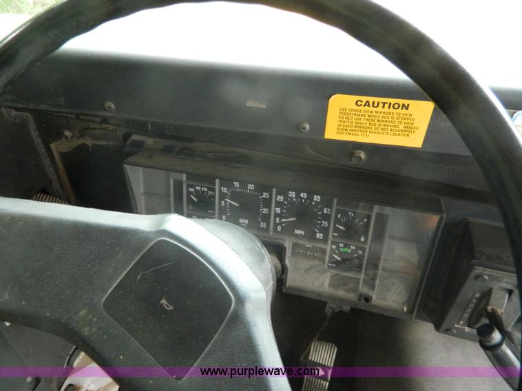 image for item K8069 1997 International 3800 school bus