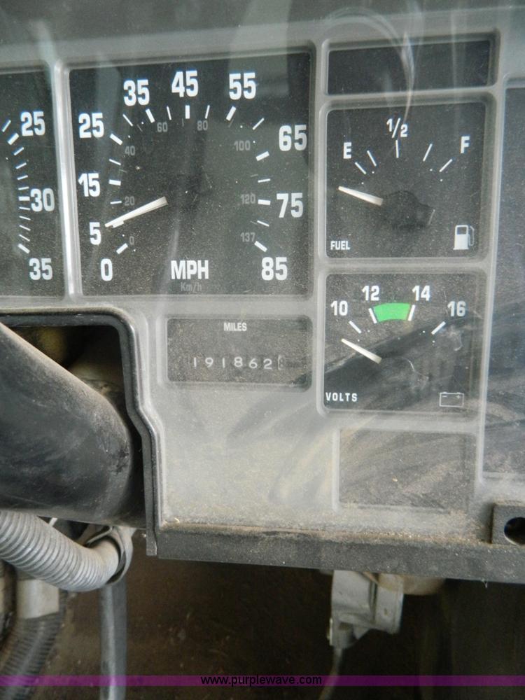 image for item K8069 1997 International 3800 school bus