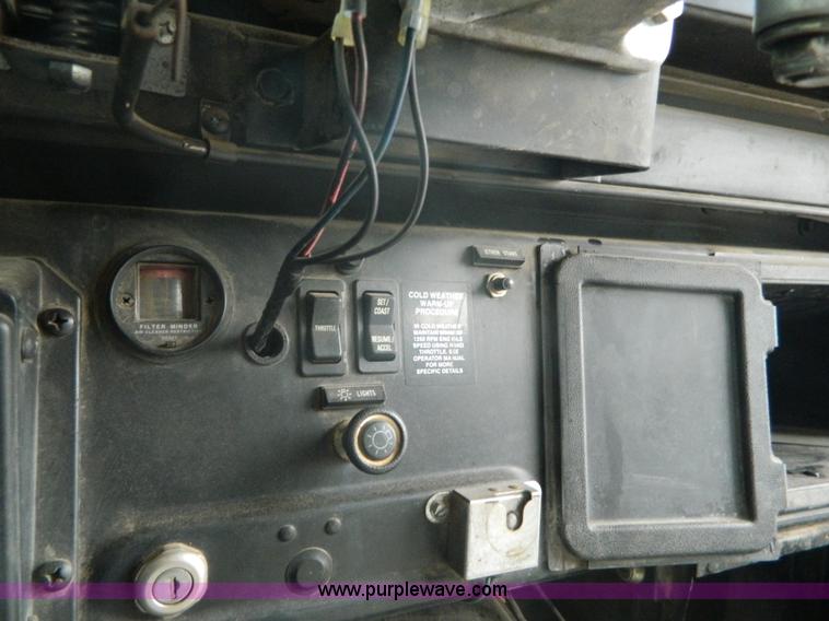 image for item K8069 1997 International 3800 school bus