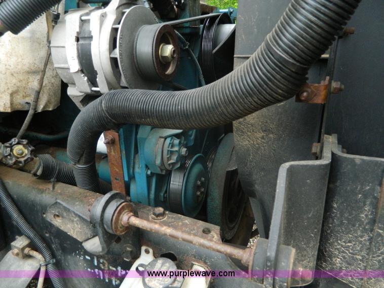 image for item K8069 1997 International 3800 school bus