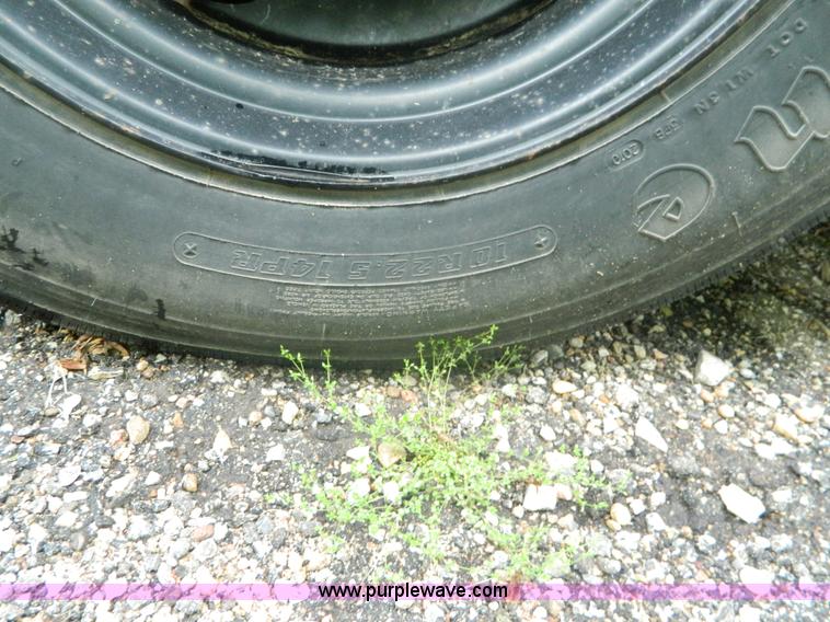 image for item K8070 2000 Blue Bird TC2000 school bus