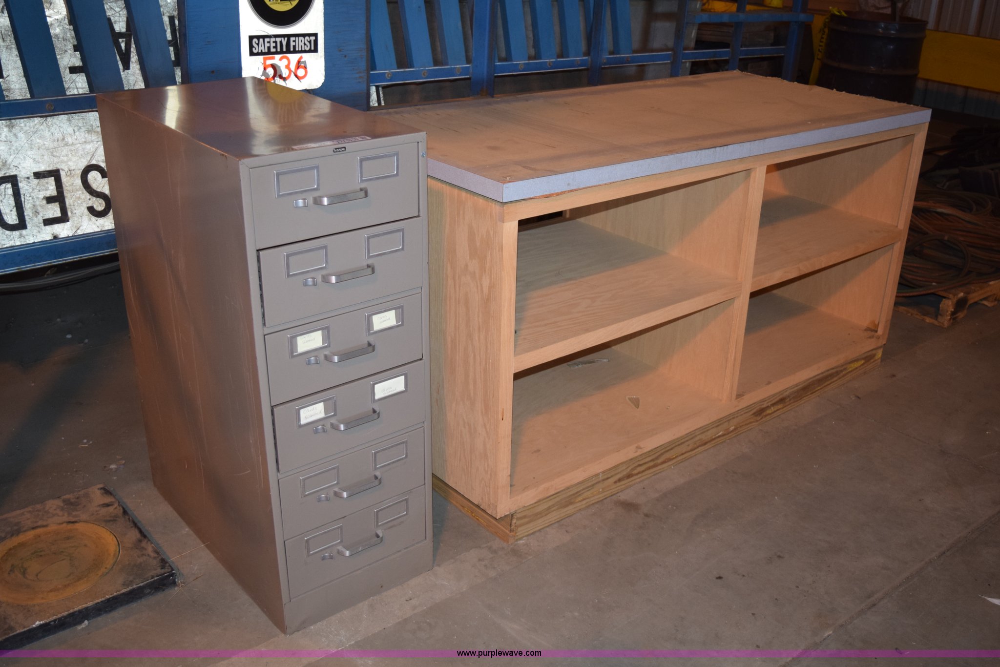 Assorted in Hutchinson, KS Item AQ9239 sold Purple Wave