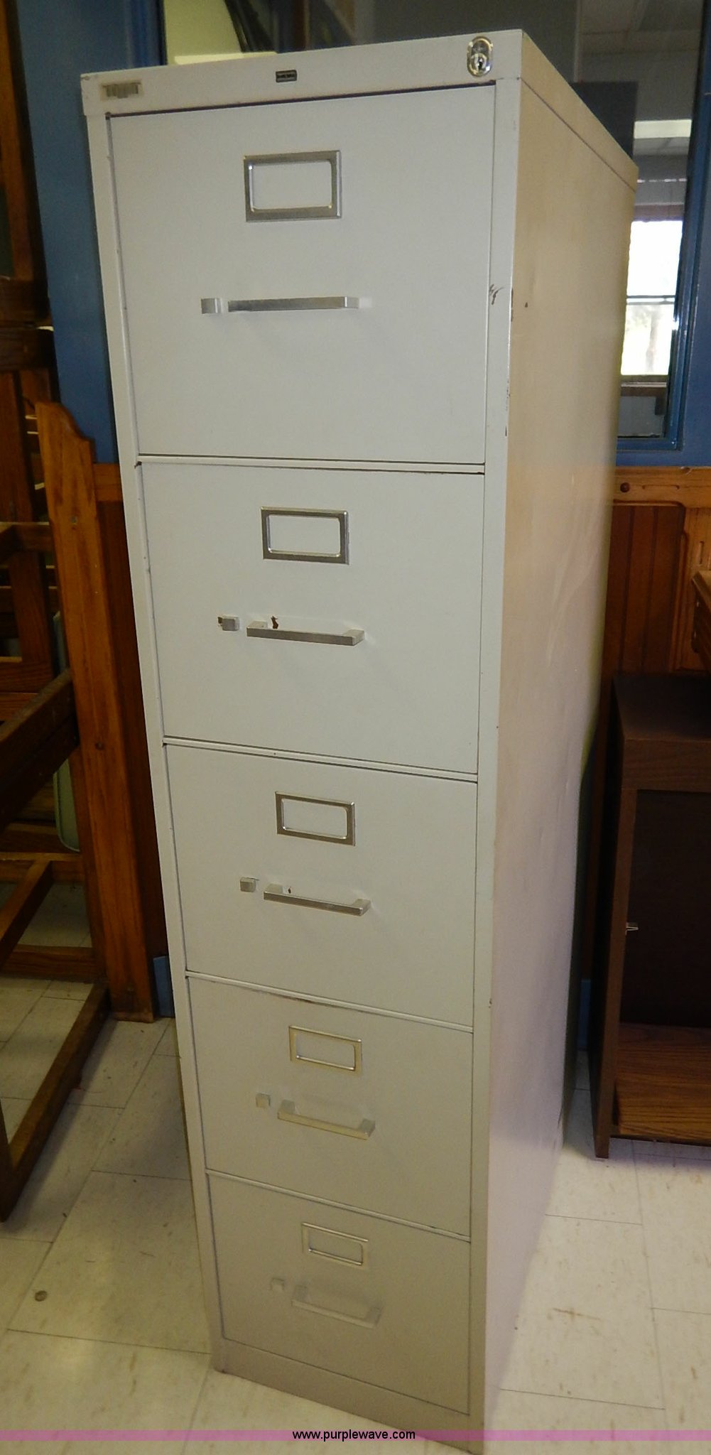 Approximately 19 filing in Osawatomie, KS Item BJ9678 sold