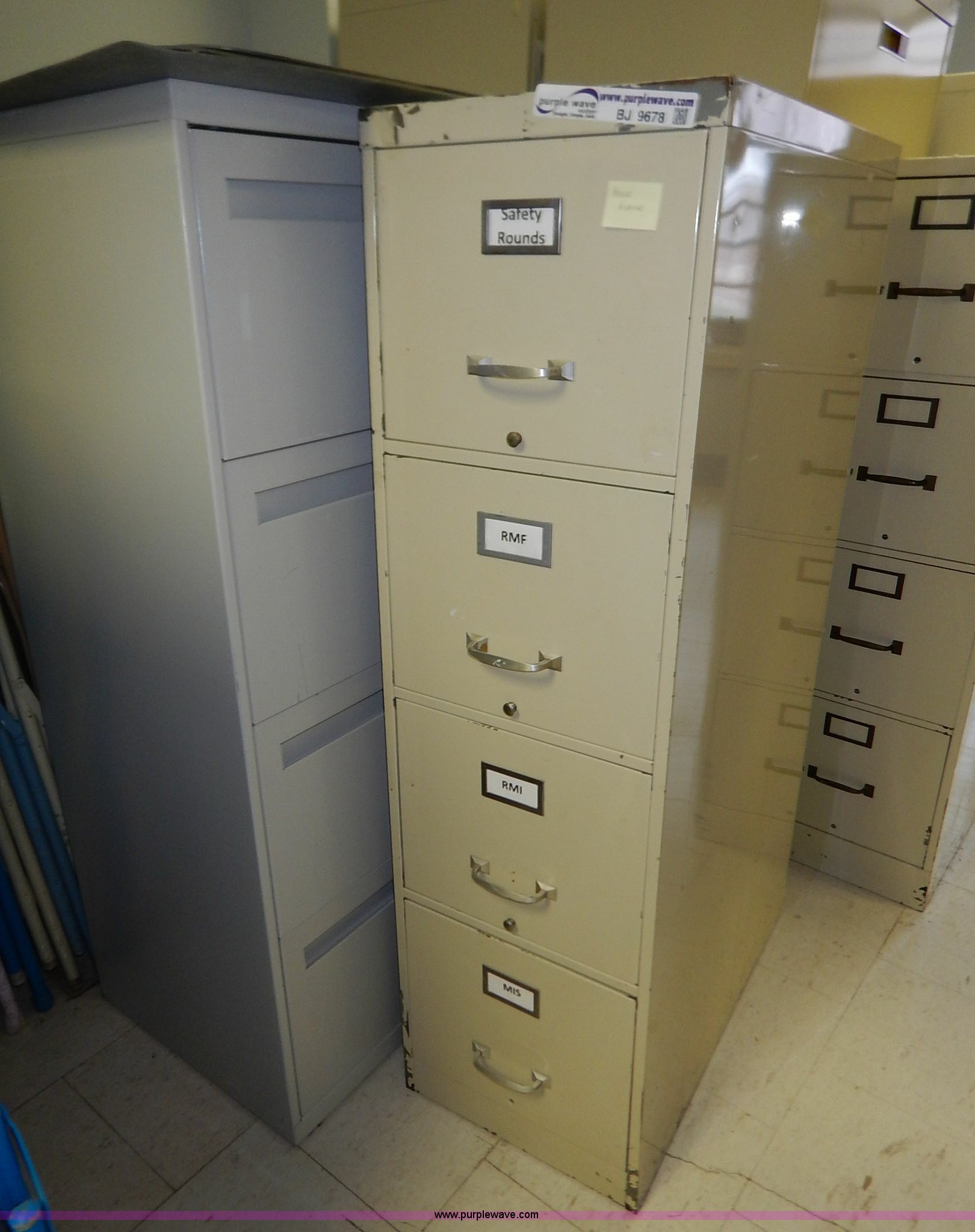 Approximately 19 filing in Osawatomie, KS Item BJ9678 sold