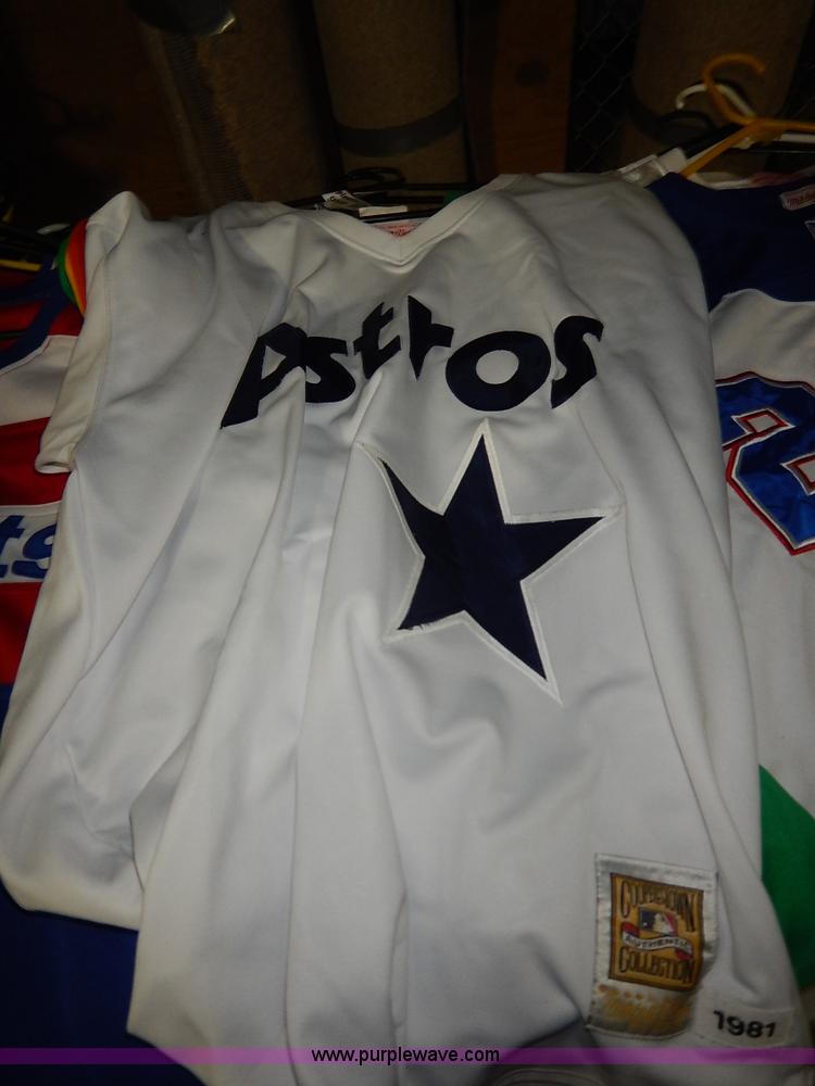 image for item BJ9608 (16) assorted jerseys