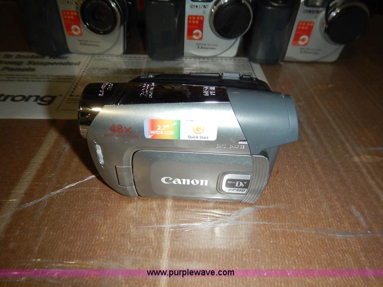 image for item BJ9612 (12) assorted cameras/camcorders