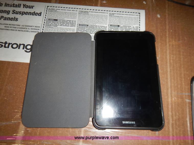 image for item BJ9614 Assorted electronics