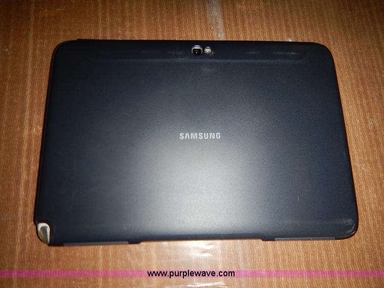 image for item BJ9614 Assorted electronics