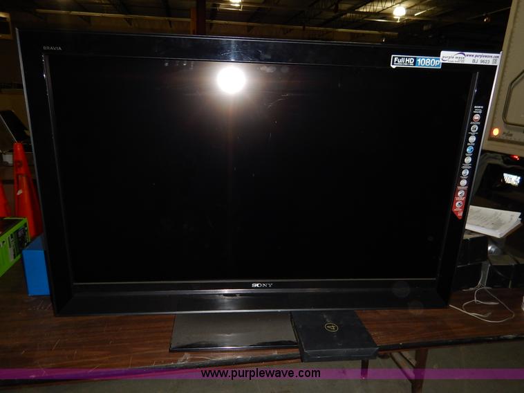 image for item BJ9623 Bravia 46" LCD television