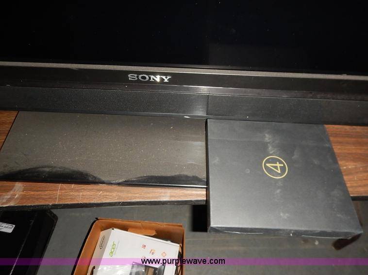 image for item BJ9623 Bravia 46" LCD television