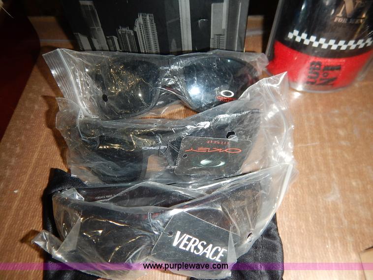 image for item BJ9635 Assorted items