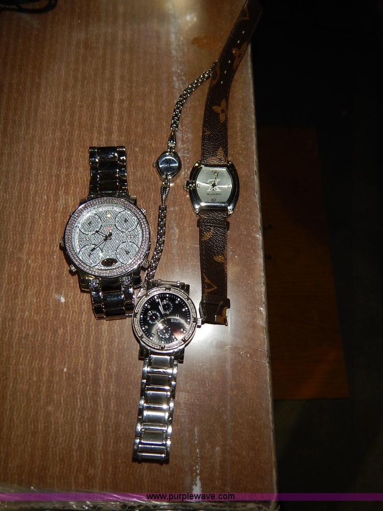 image for item BJ9637 (4) assorted watches