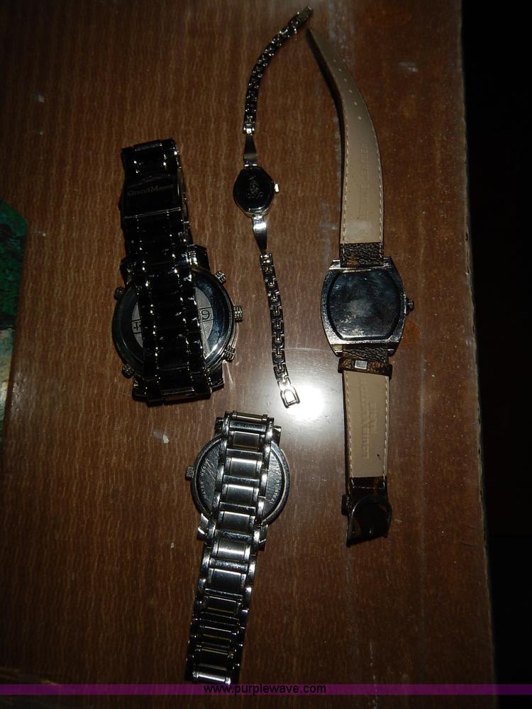 image for item BJ9637 (4) assorted watches