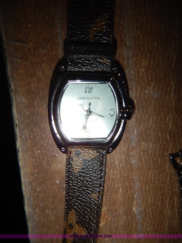 image for item BJ9637 (4) assorted watches