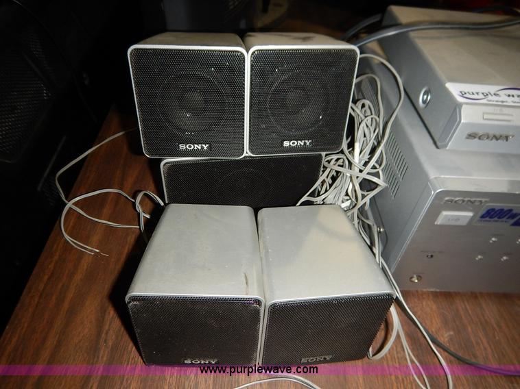 image for item BJ9640 Sony stereo system