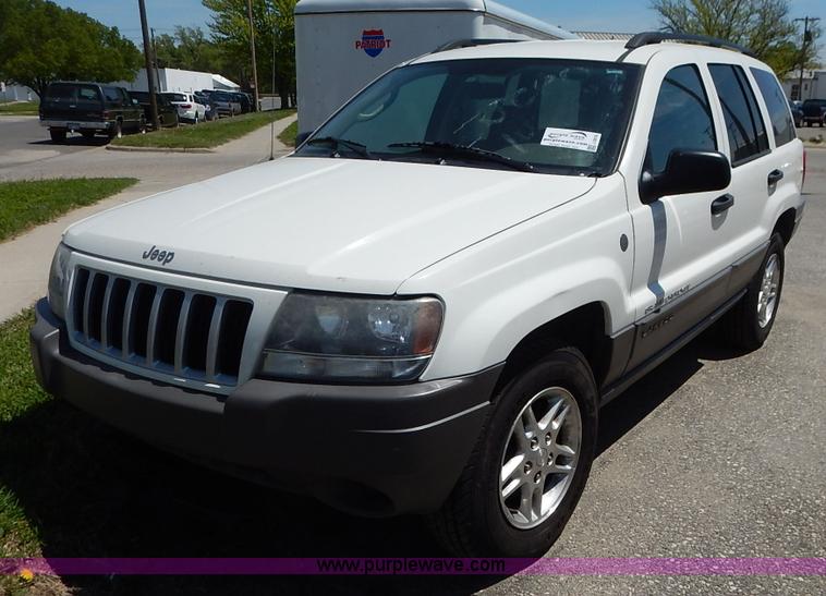 image for item J3918 2004 Jeep Grand Cherokee Laredo SUV