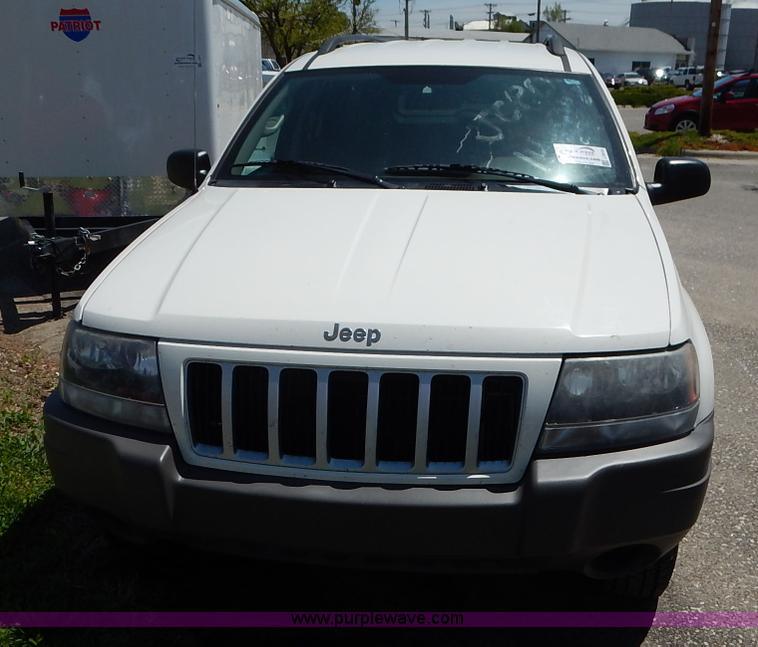 image for item J3918 2004 Jeep Grand Cherokee Laredo SUV
